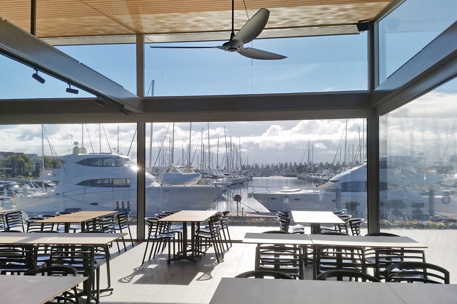 Ανεμοθραύστες με ύφασμα